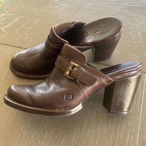 Born Women’s Brown Leather Slip On High  Block Heel Clogs Mules Size 8